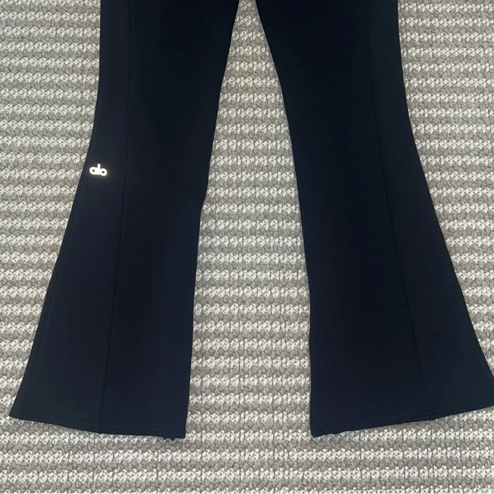 🆕ALO Yoga Zip It Black Flare Leggings